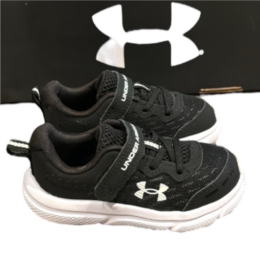 New authentic Under Armour signature toddler boy sneakers sz 8
display